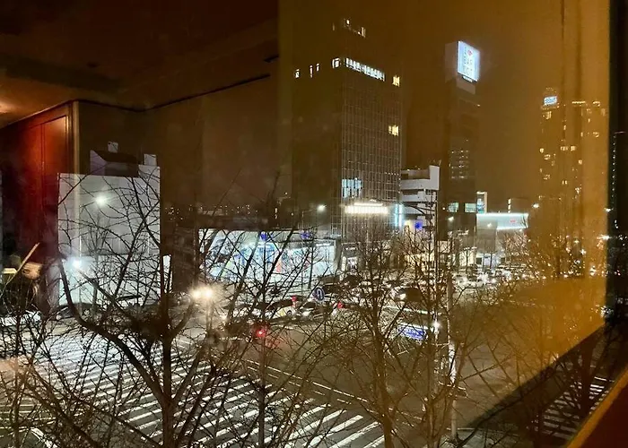 Cute And Cozy House - 5min To Sinsa Station, 1min To Garosugil *