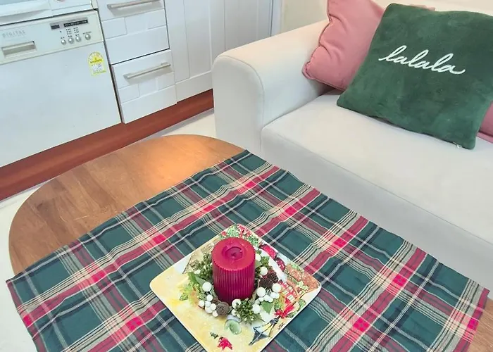 Cute And Cozy House - 5min To Sinsa Station, 1min To Garosugil